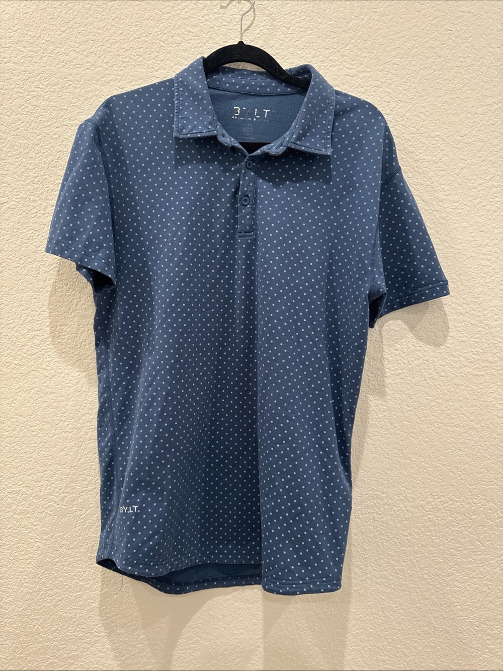 BYLT Premium Basics Polo Shirt Mens Medium Blue Polka Dot Stretch Performance